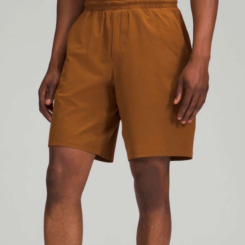 Lululemon Men’s Pace Breaker Shorts 9 in, lined -Size L